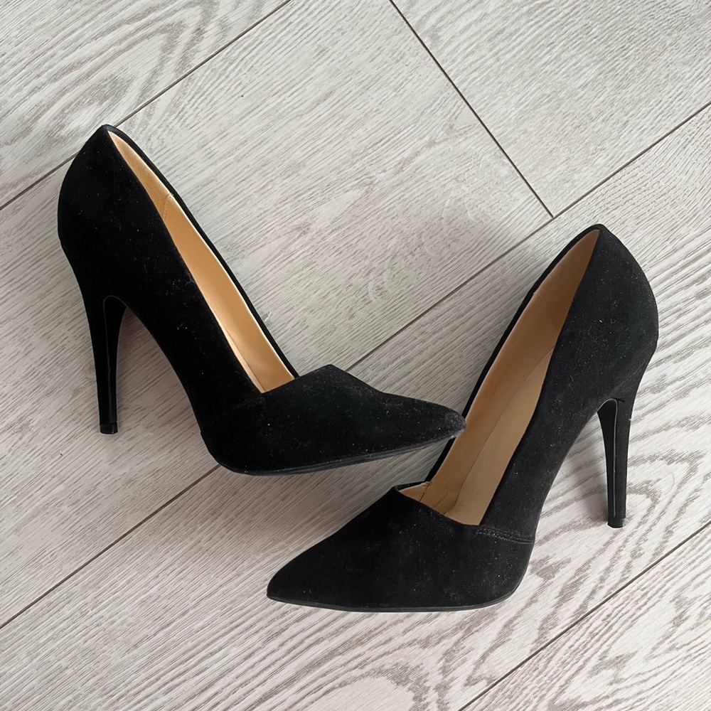Guess Black Suede Heels Ladies 7 with Pointed Toe and Stiletto Heel